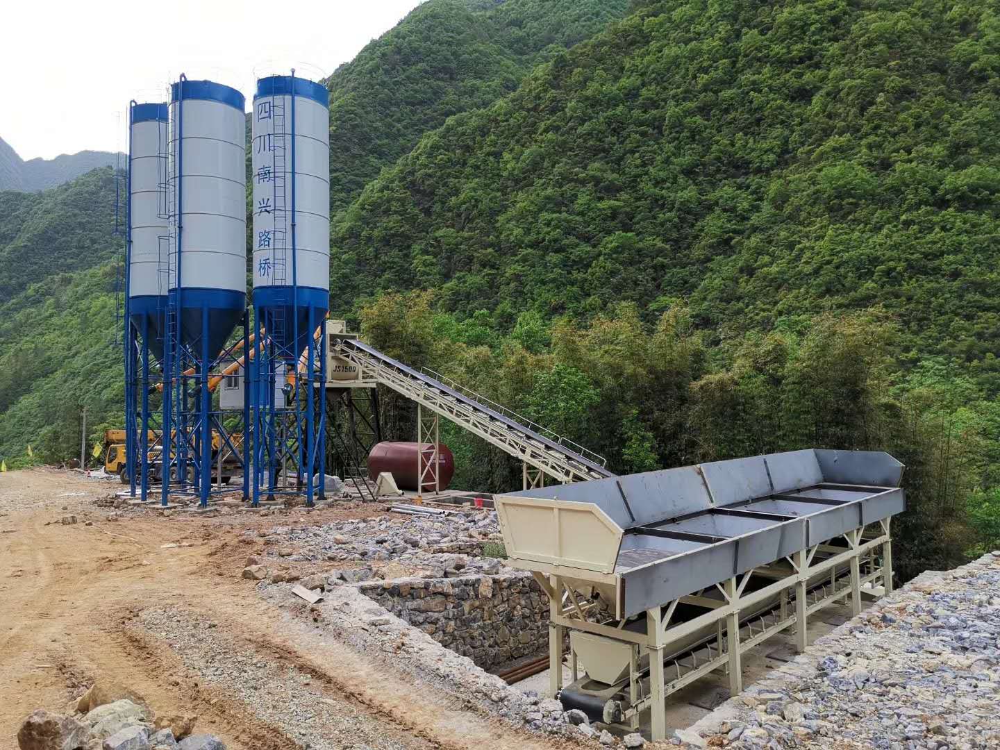 1560326645911977.jpg 3f429924179aff119e551f496eab3cc.jpg